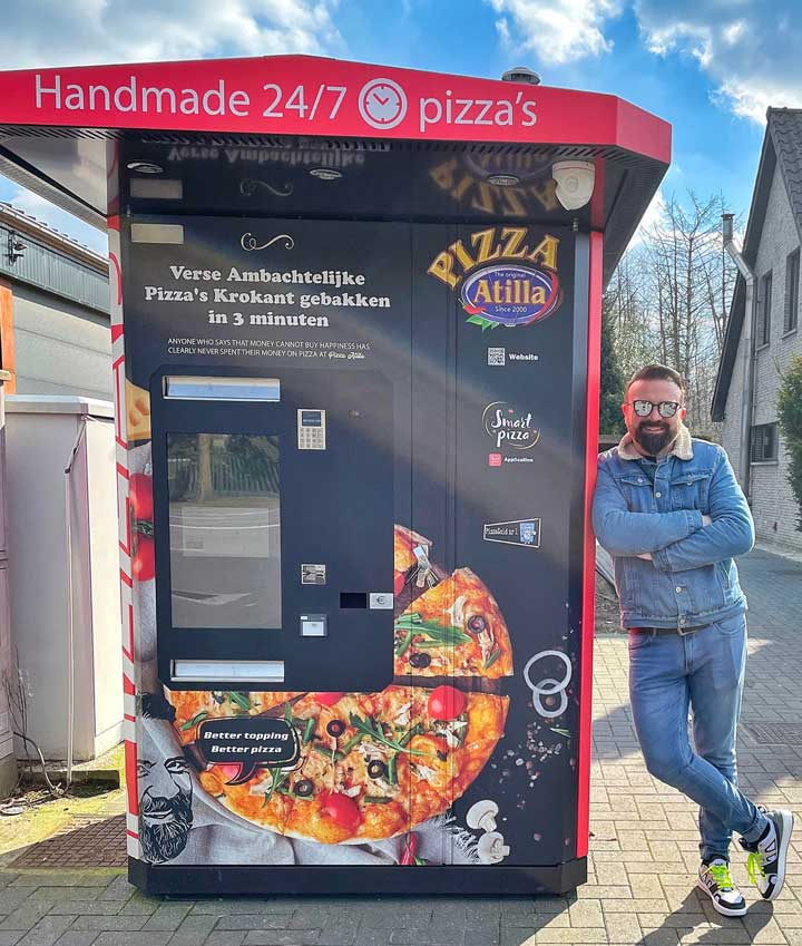 Pizza vending machine